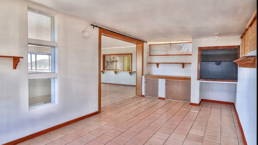 To Let 5 Bedroom Property for Rent in Vermont Western Cape